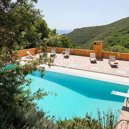 Holiday home Large Vacation In Sa Tuna, 6 Bedrooms